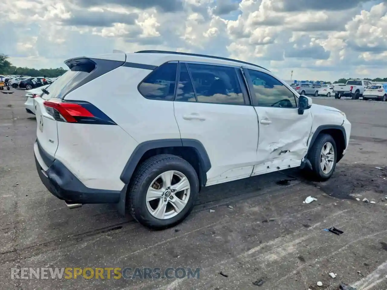 3 Photograph of a damaged car 2T3W1RFV4MC108235 TOYOTA RAV4 2021