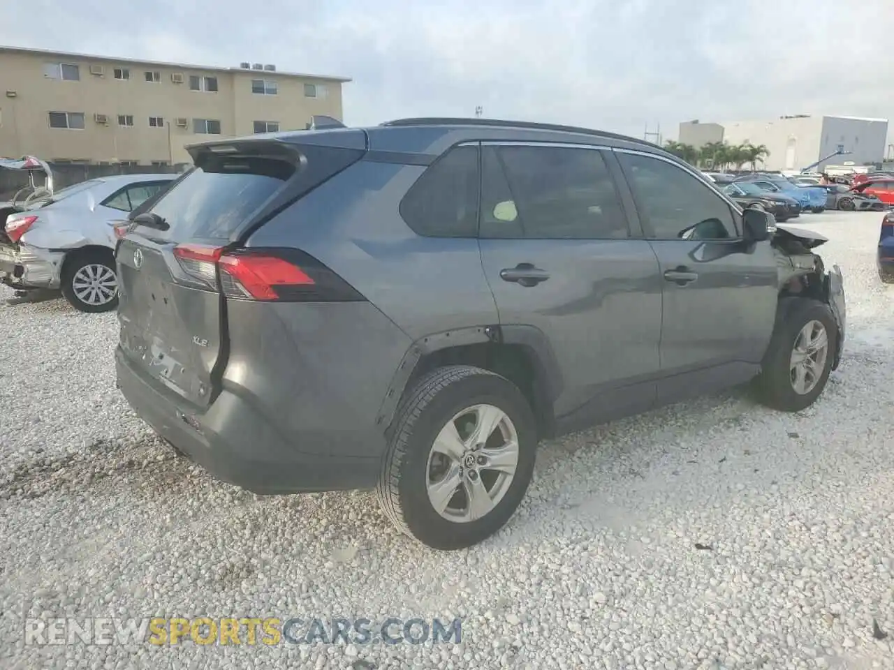 3 Photograph of a damaged car 2T3W1RFV4MC117419 TOYOTA RAV4 2021