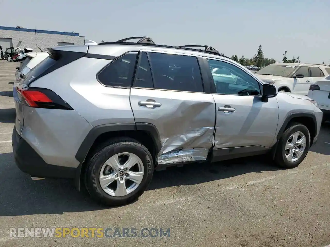 3 Photograph of a damaged car 2T3W1RFV4MC130137 TOYOTA RAV4 2021