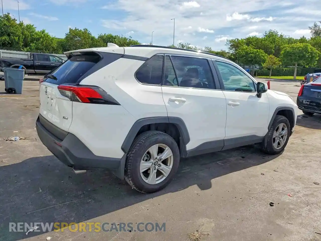 3 Photograph of a damaged car 2T3W1RFV4MC131871 TOYOTA RAV4 2021