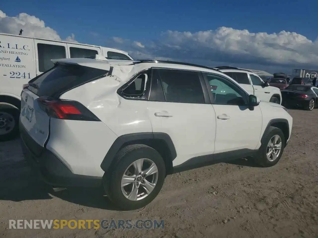 3 Photograph of a damaged car 2T3W1RFV4MC133295 TOYOTA RAV4 2021