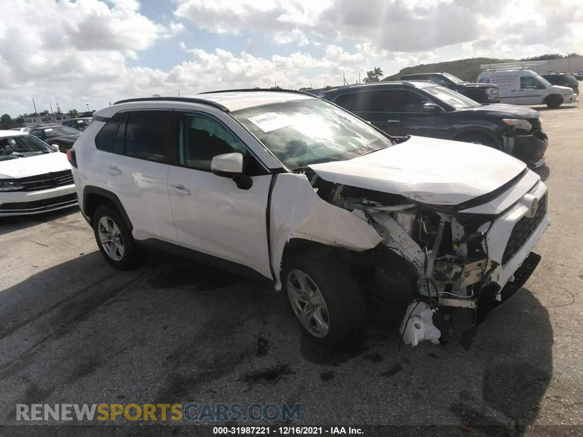 1 Photograph of a damaged car 2T3W1RFV4MC152574 TOYOTA RAV4 2021