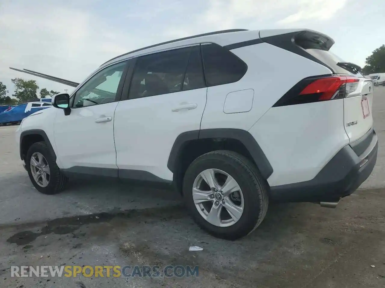 2 Photograph of a damaged car 2T3W1RFV4MW112493 TOYOTA RAV4 2021