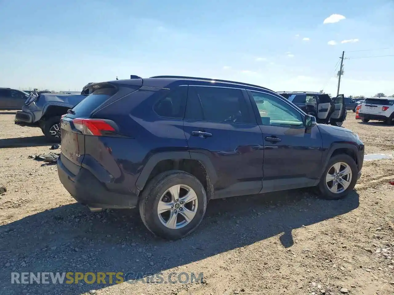 3 Photograph of a damaged car 2T3W1RFV4MW112672 TOYOTA RAV4 2021