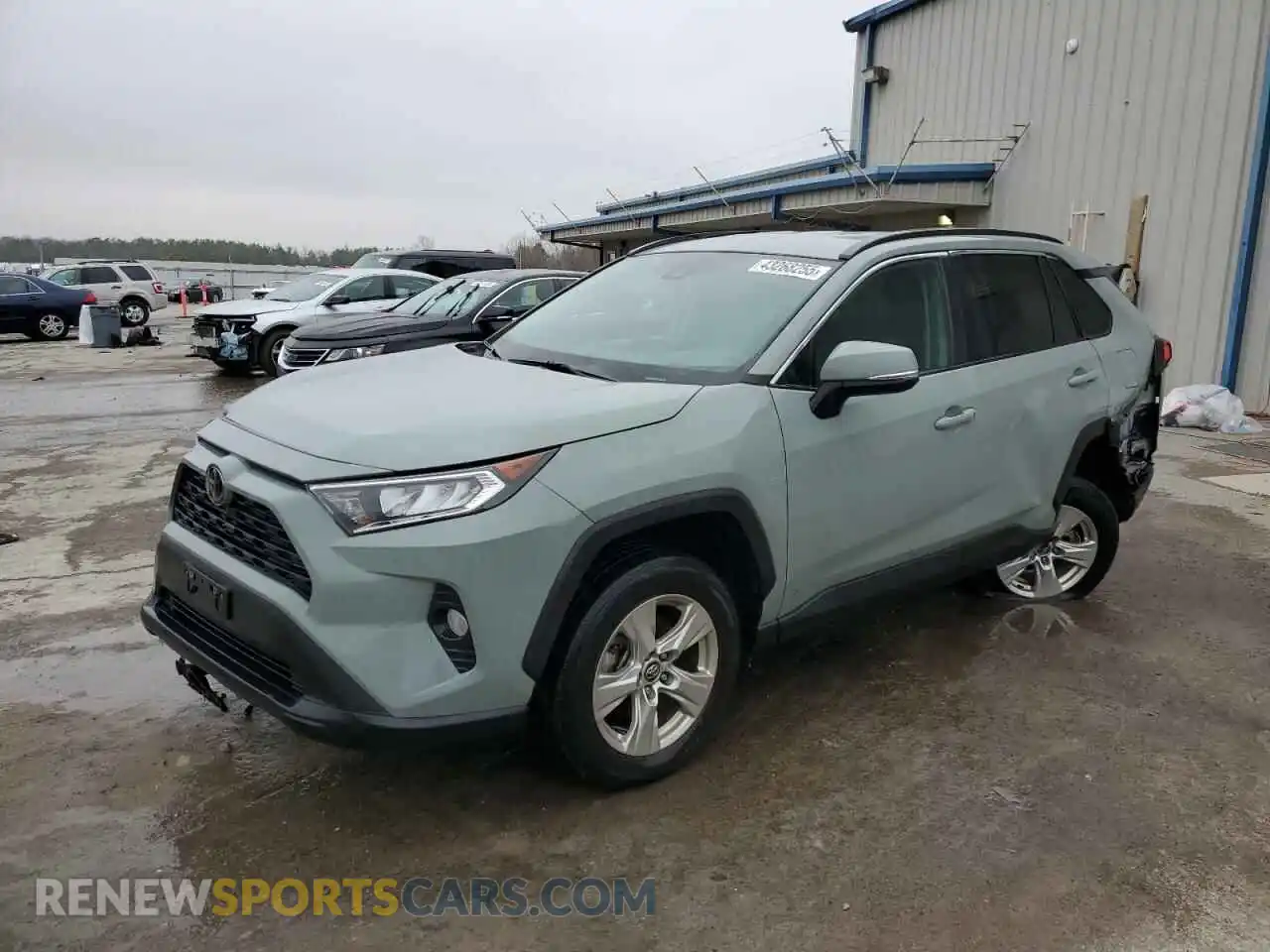 1 Photograph of a damaged car 2T3W1RFV4MW112817 TOYOTA RAV4 2021