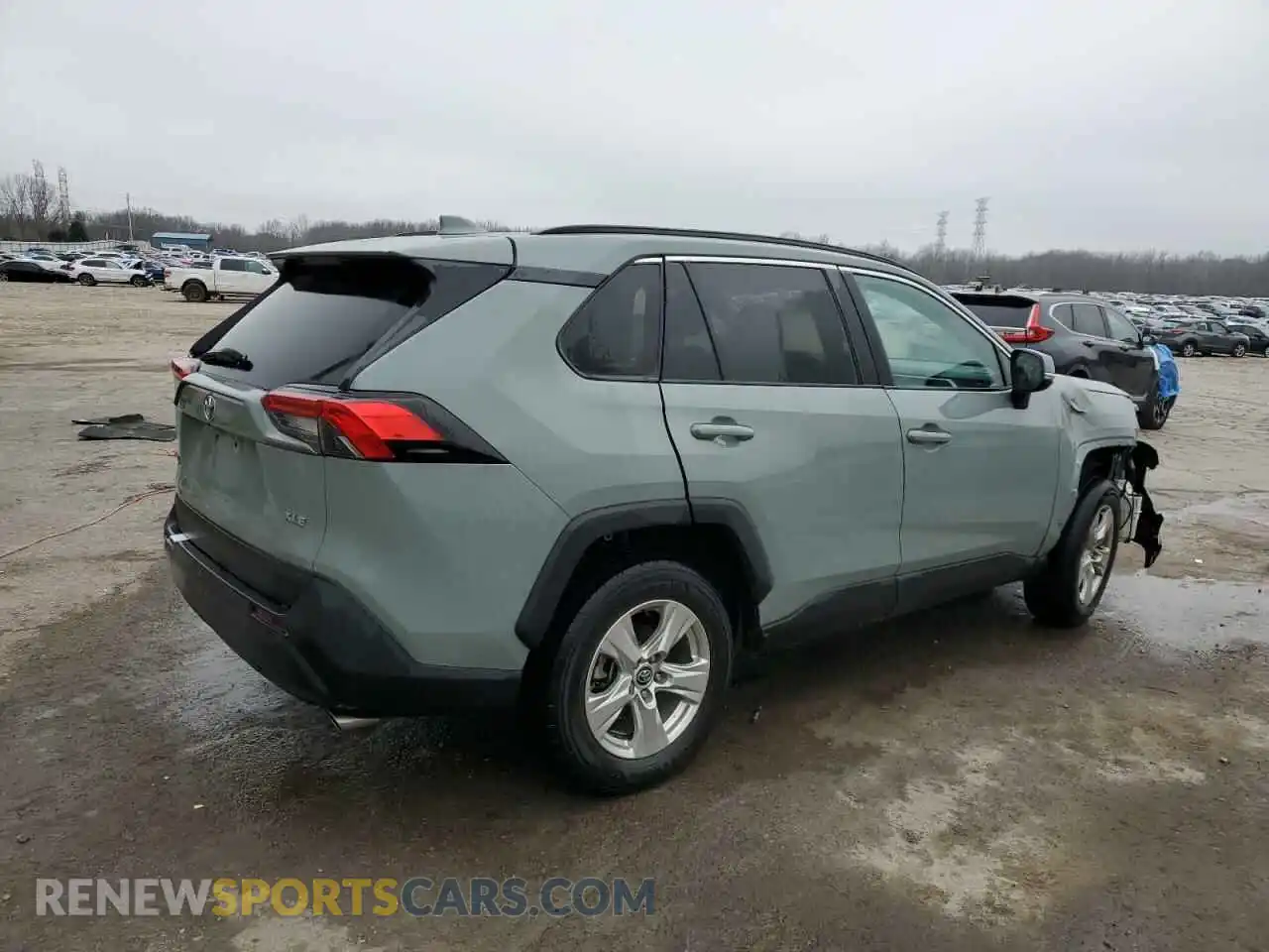 3 Photograph of a damaged car 2T3W1RFV4MW112817 TOYOTA RAV4 2021