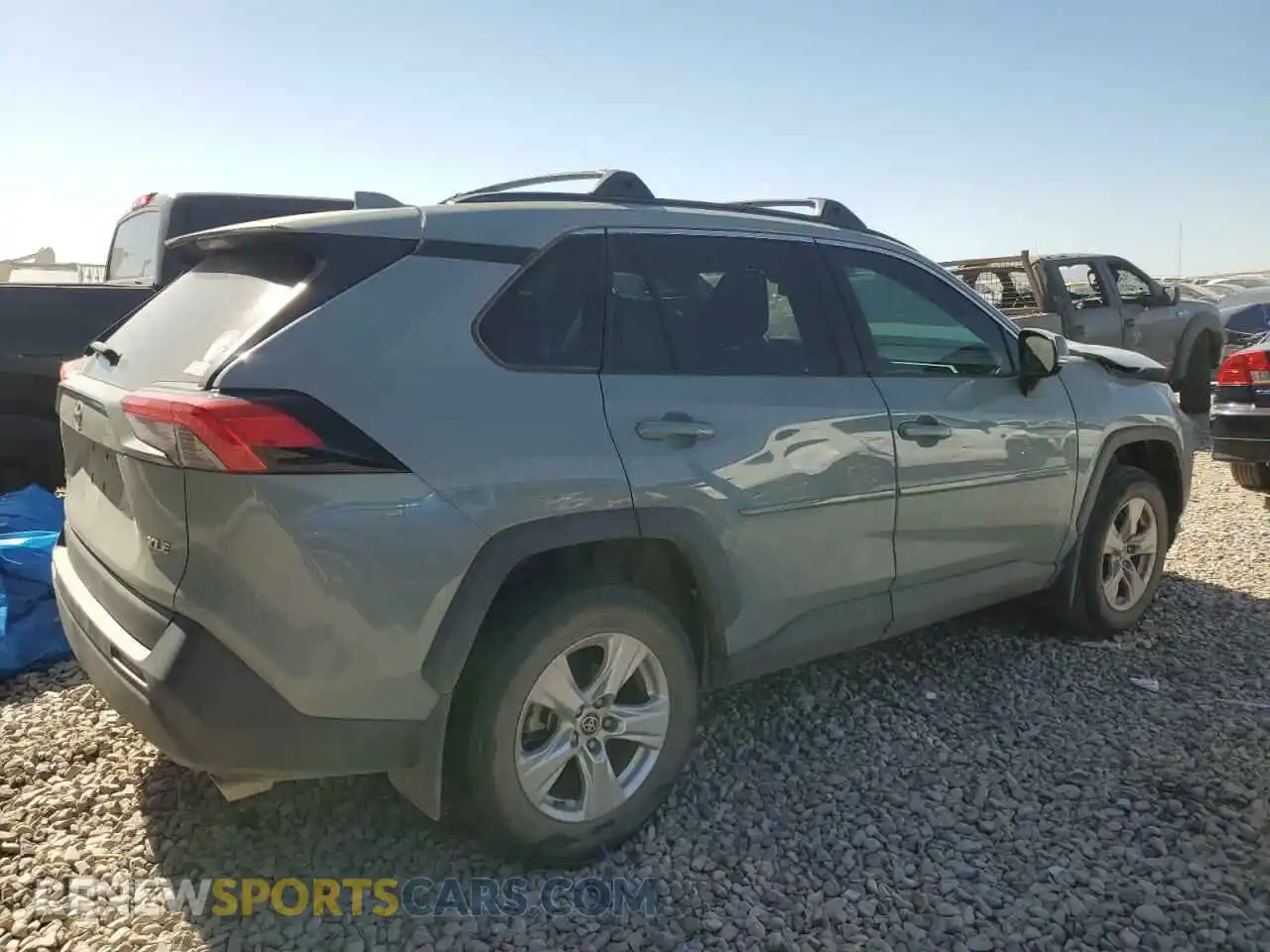 3 Photograph of a damaged car 2T3W1RFV4MW134798 TOYOTA RAV4 2021