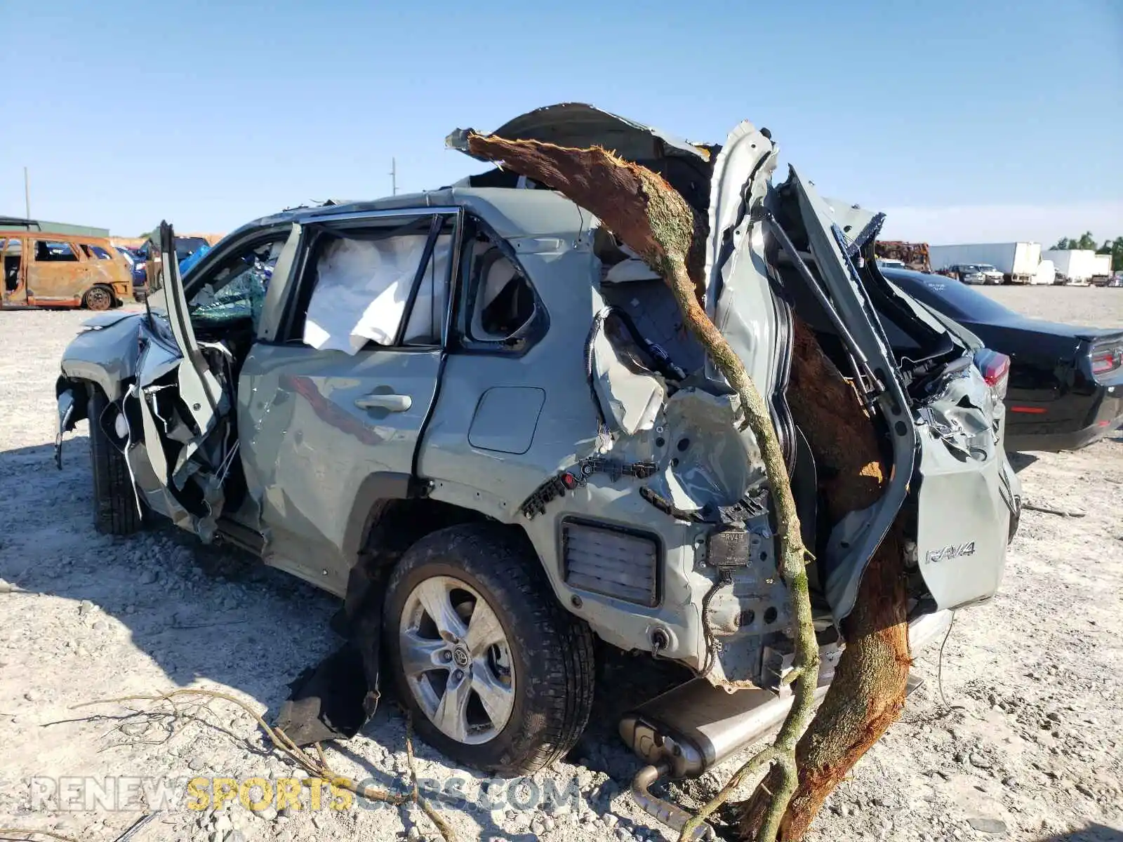 3 Photograph of a damaged car 2T3W1RFV4MW151200 TOYOTA RAV4 2021