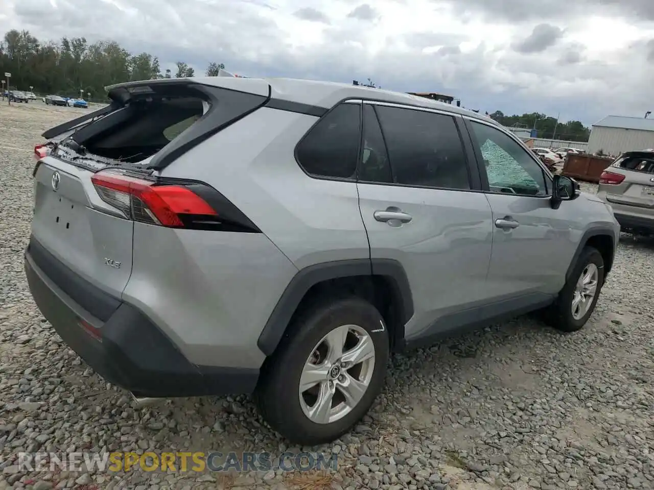 3 Photograph of a damaged car 2T3W1RFV4MW170961 TOYOTA RAV4 2021