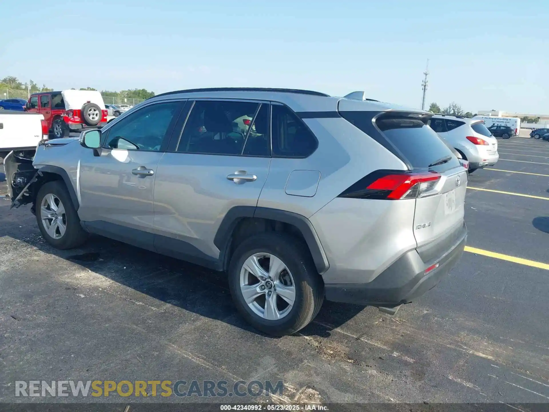 3 Photograph of a damaged car 2T3W1RFV5MC097147 TOYOTA RAV4 2021