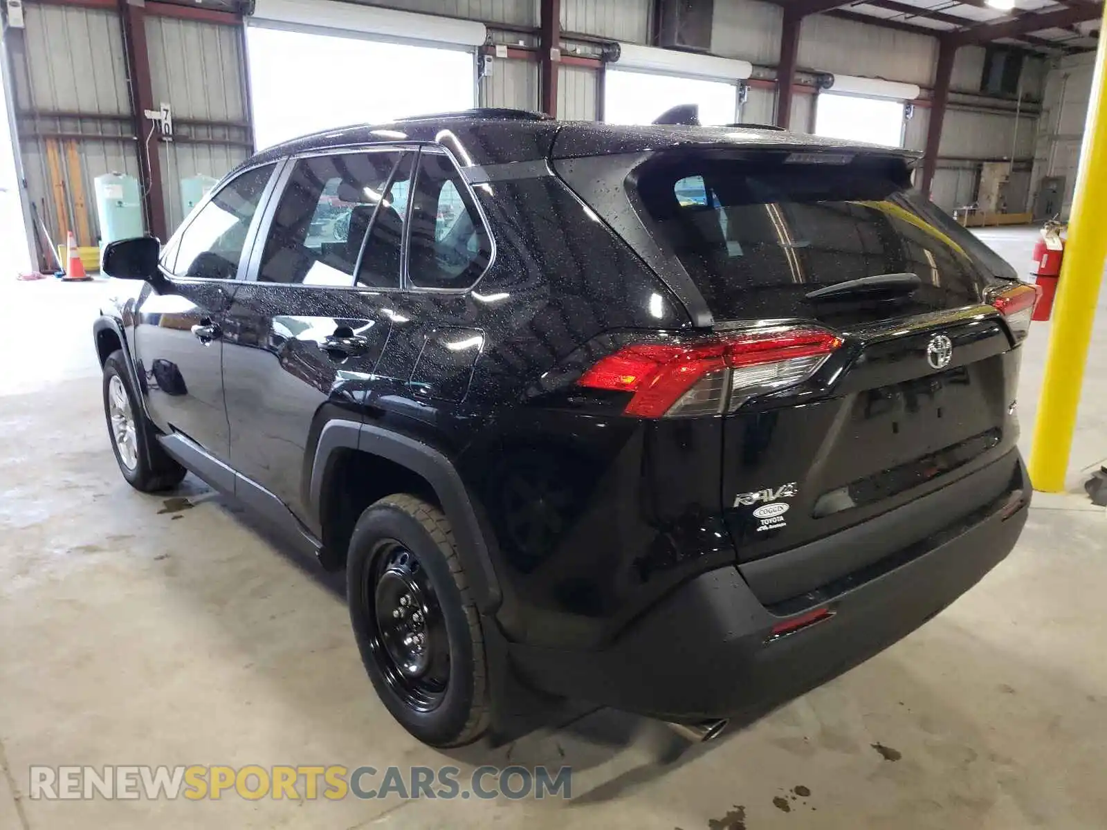 3 Photograph of a damaged car 2T3W1RFV5MC101262 TOYOTA RAV4 2021