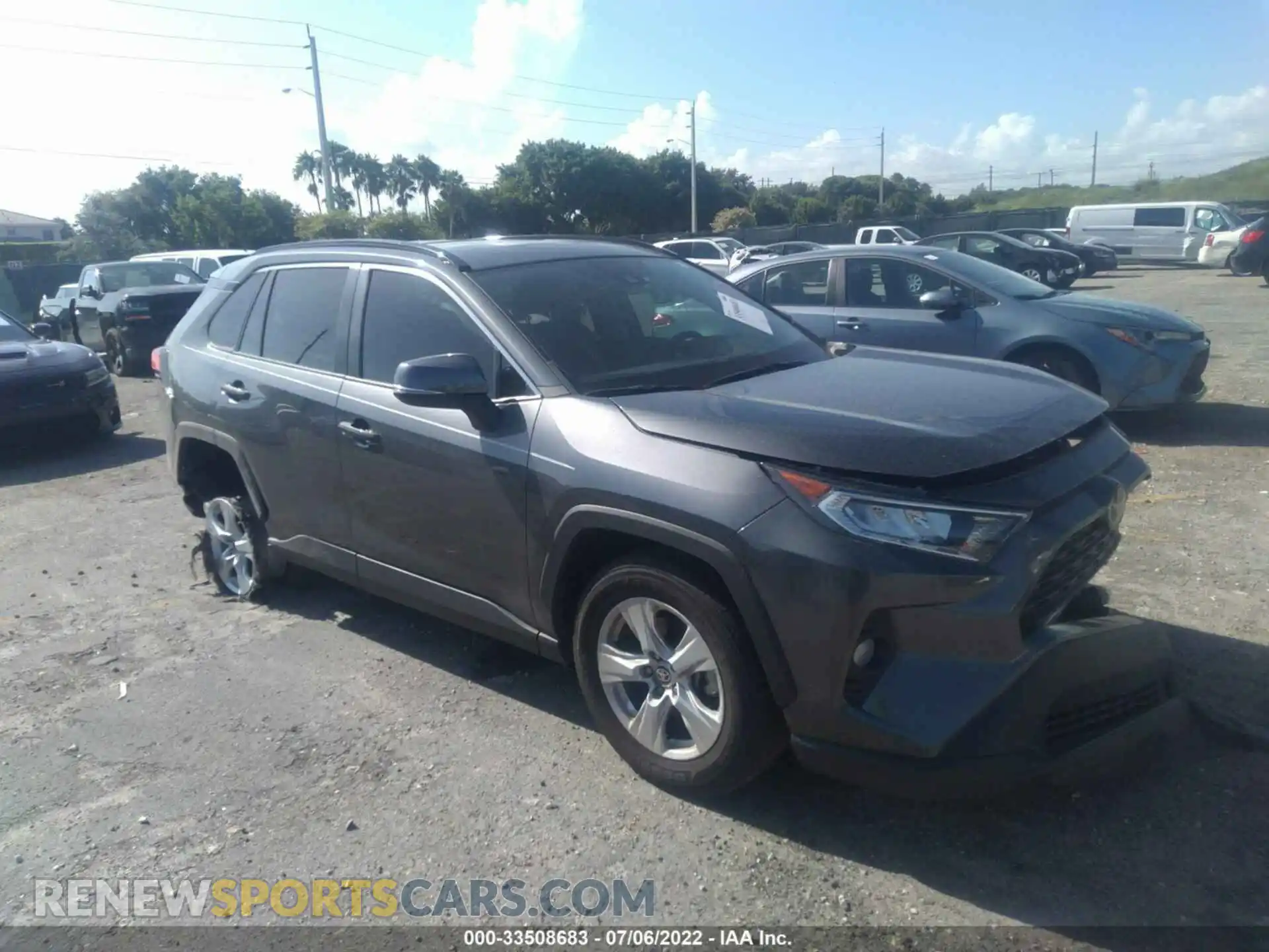 1 Photograph of a damaged car 2T3W1RFV5MC114044 TOYOTA RAV4 2021