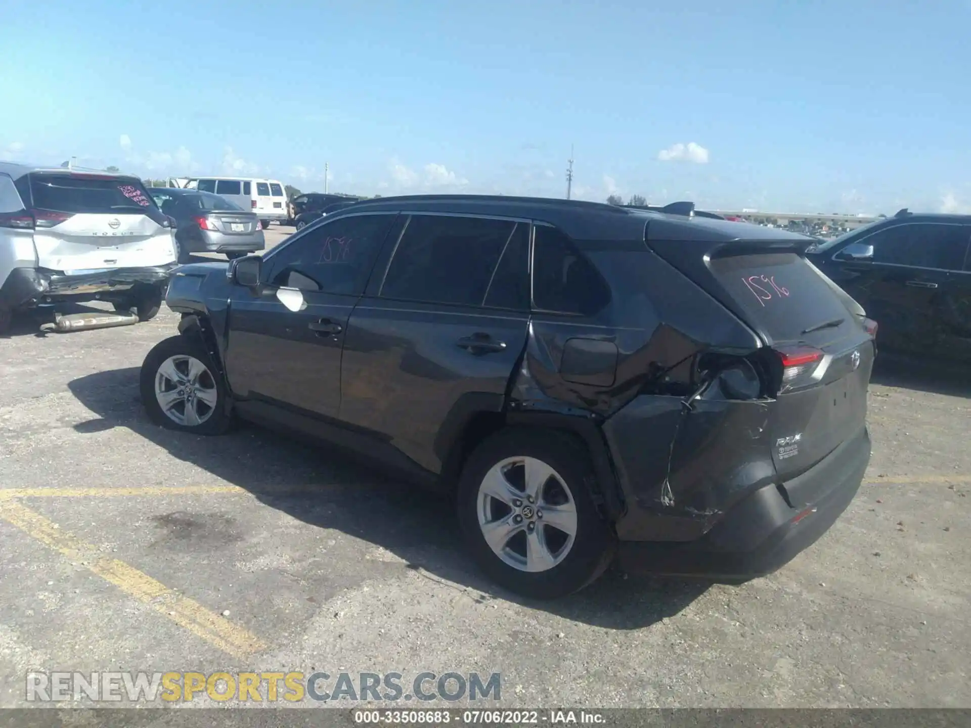 3 Photograph of a damaged car 2T3W1RFV5MC114044 TOYOTA RAV4 2021