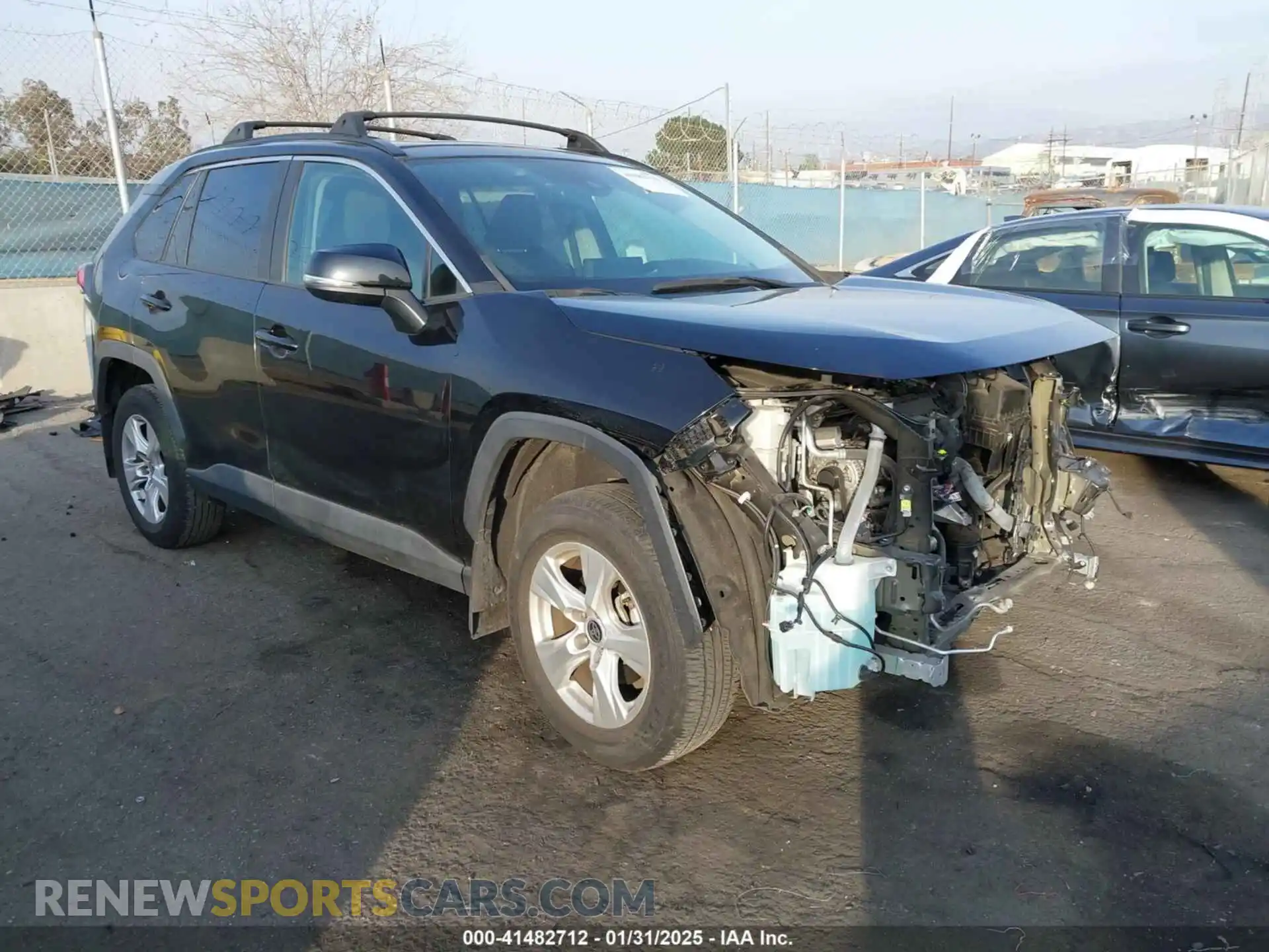 1 Фотография поврежденного автомобиля 2T3W1RFV5MC115002 TOYOTA RAV4 2021