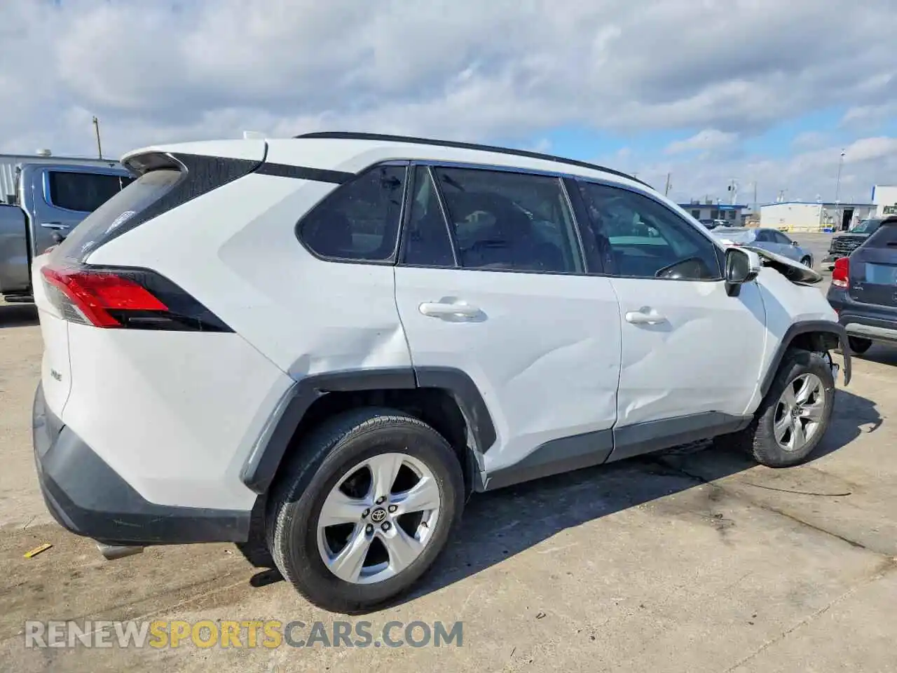 3 Photograph of a damaged car 2T3W1RFV5MC119101 TOYOTA RAV4 2021
