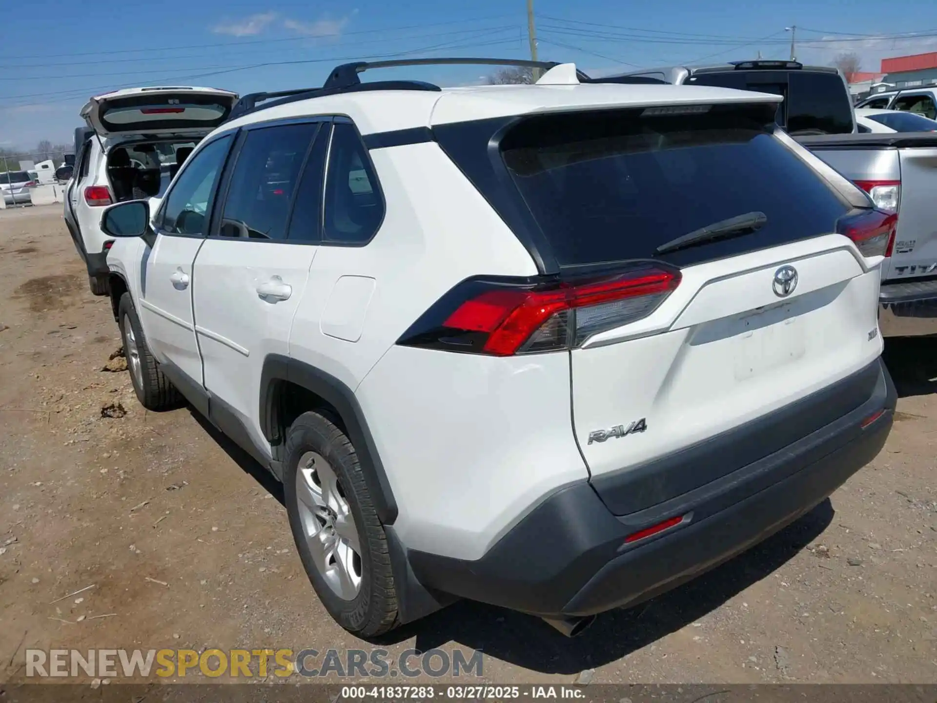 3 Photograph of a damaged car 2T3W1RFV5MC150042 TOYOTA RAV4 2021