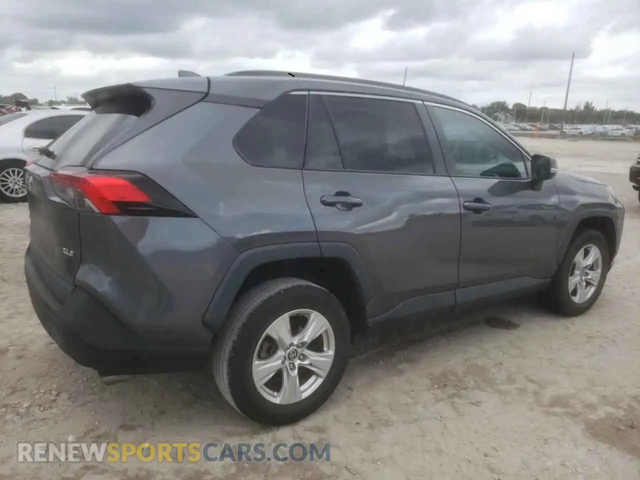 3 Photograph of a damaged car 2T3W1RFV5MC153250 TOYOTA RAV4 2021