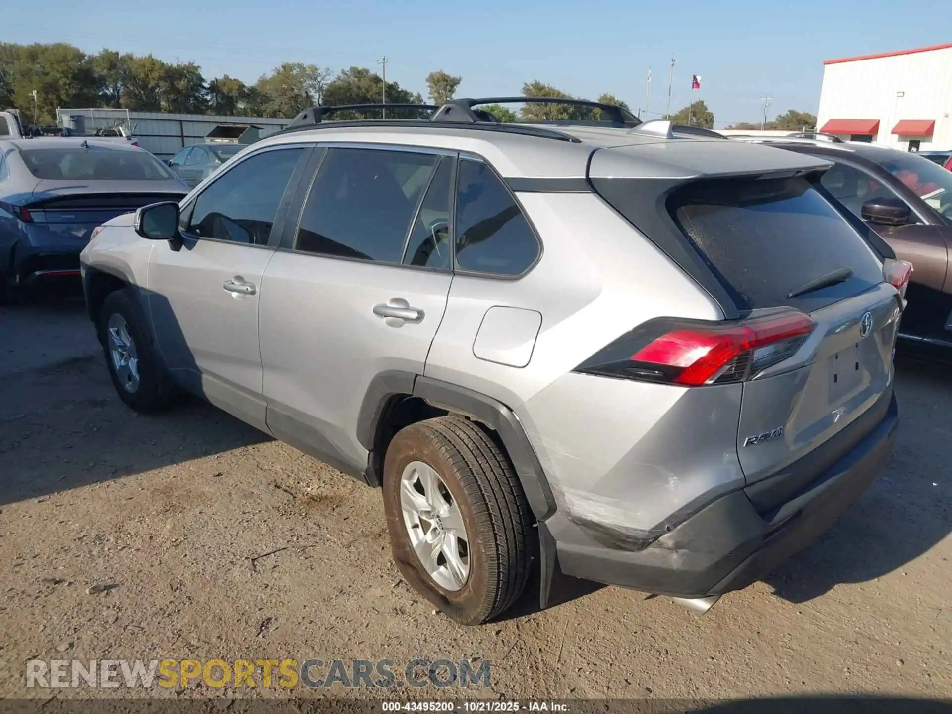 3 Photograph of a damaged car 2T3W1RFV5MC171067 TOYOTA RAV4 2021
