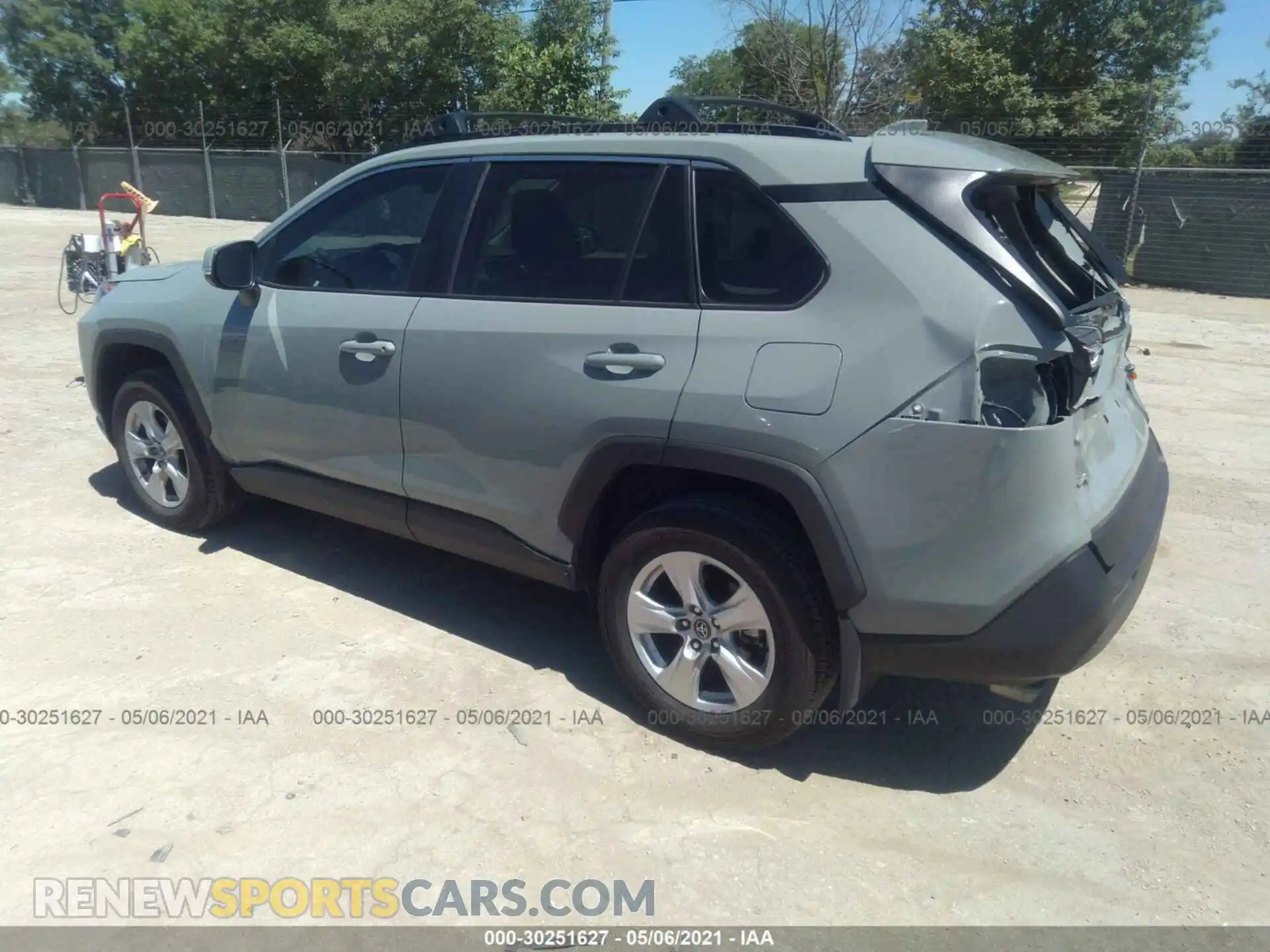 3 Photograph of a damaged car 2T3W1RFV5MW104337 TOYOTA RAV4 2021