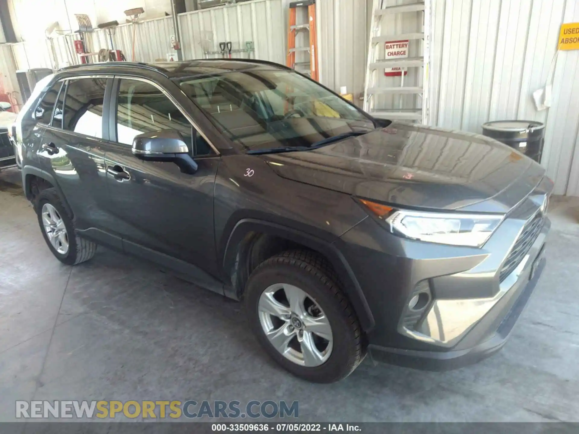 1 Photograph of a damaged car 2T3W1RFV5MW113569 TOYOTA RAV4 2021