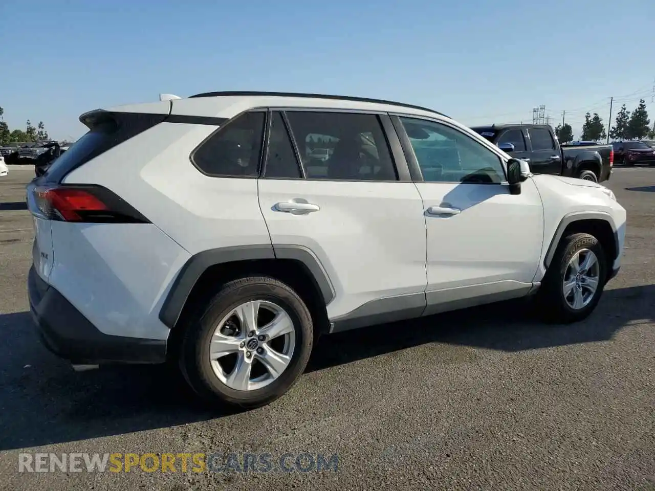 3 Photograph of a damaged car 2T3W1RFV5MW120103 TOYOTA RAV4 2021