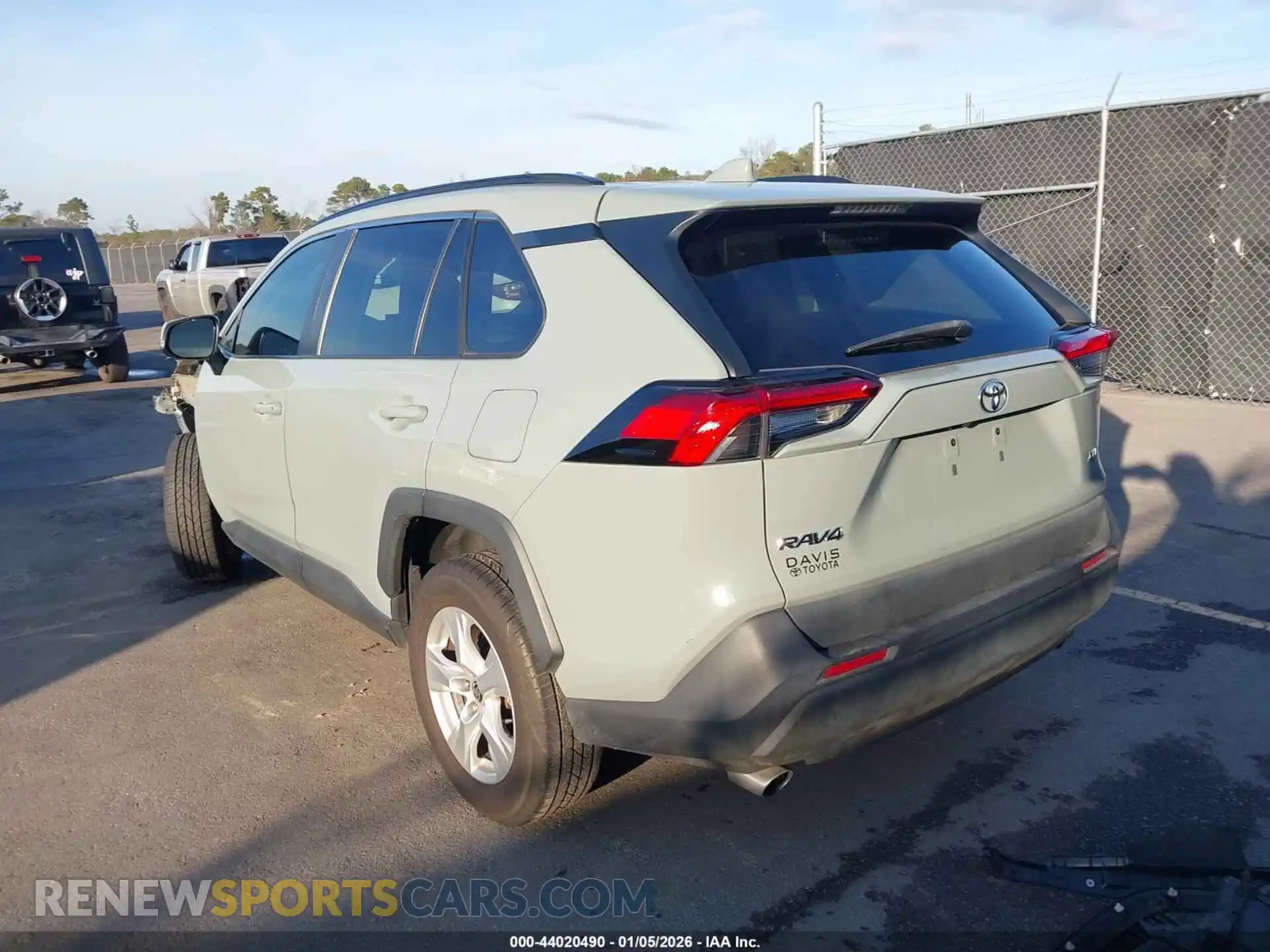 3 Photograph of a damaged car 2T3W1RFV5MW129433 TOYOTA RAV4 2021