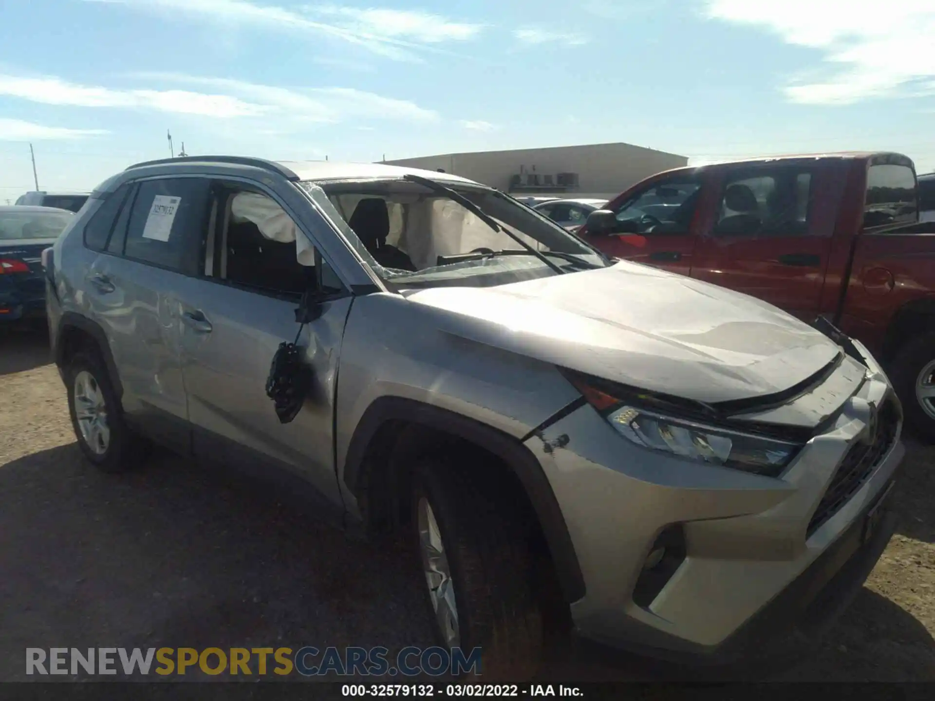 1 Photograph of a damaged car 2T3W1RFV5MW148189 TOYOTA RAV4 2021