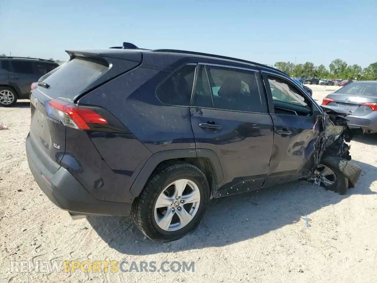 3 Photograph of a damaged car 2T3W1RFV5MW167017 TOYOTA RAV4 2021