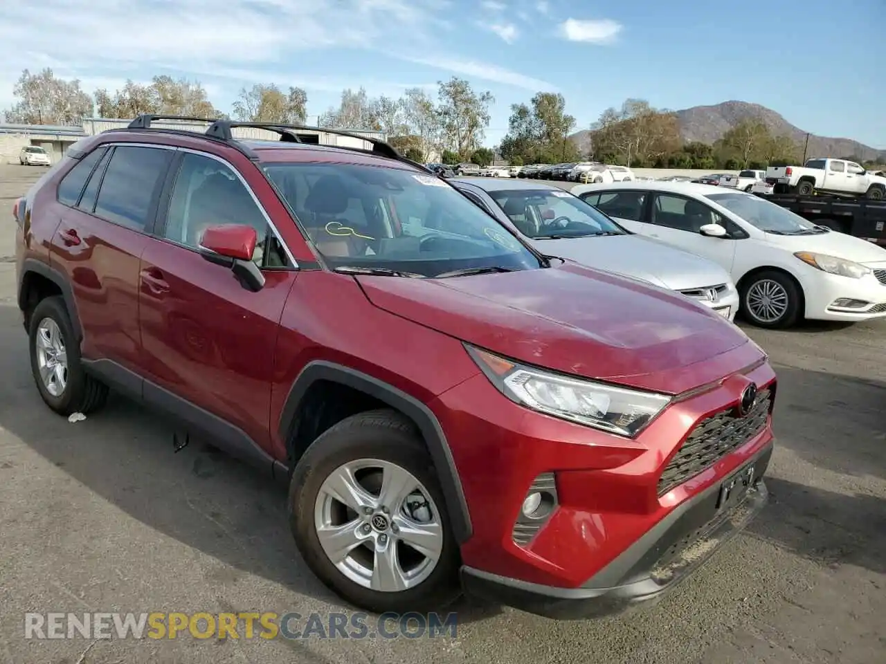 1 Photograph of a damaged car 2T3W1RFV5MW183895 TOYOTA RAV4 2021