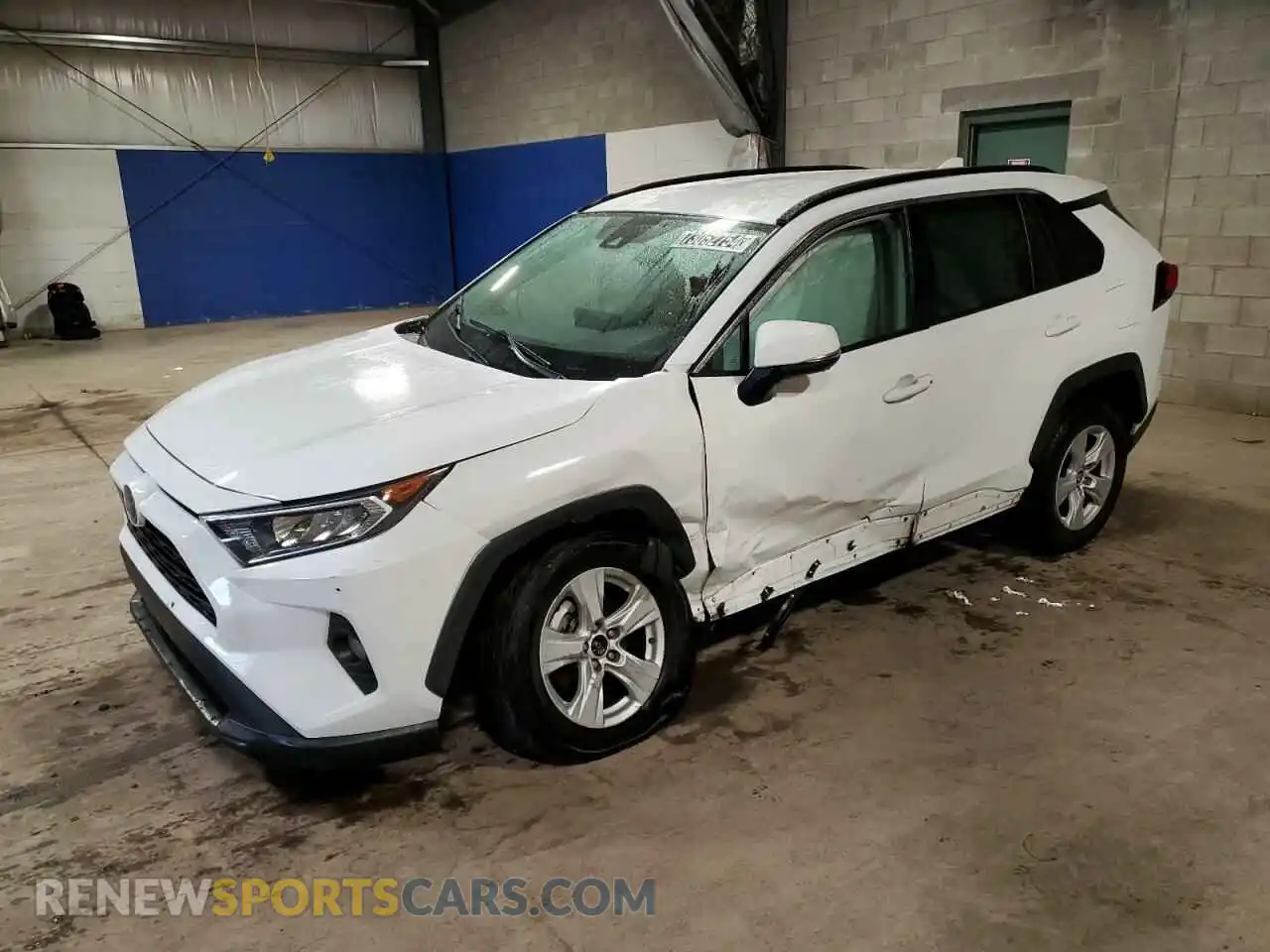 1 Photograph of a damaged car 2T3W1RFV6MC087047 TOYOTA RAV4 2021