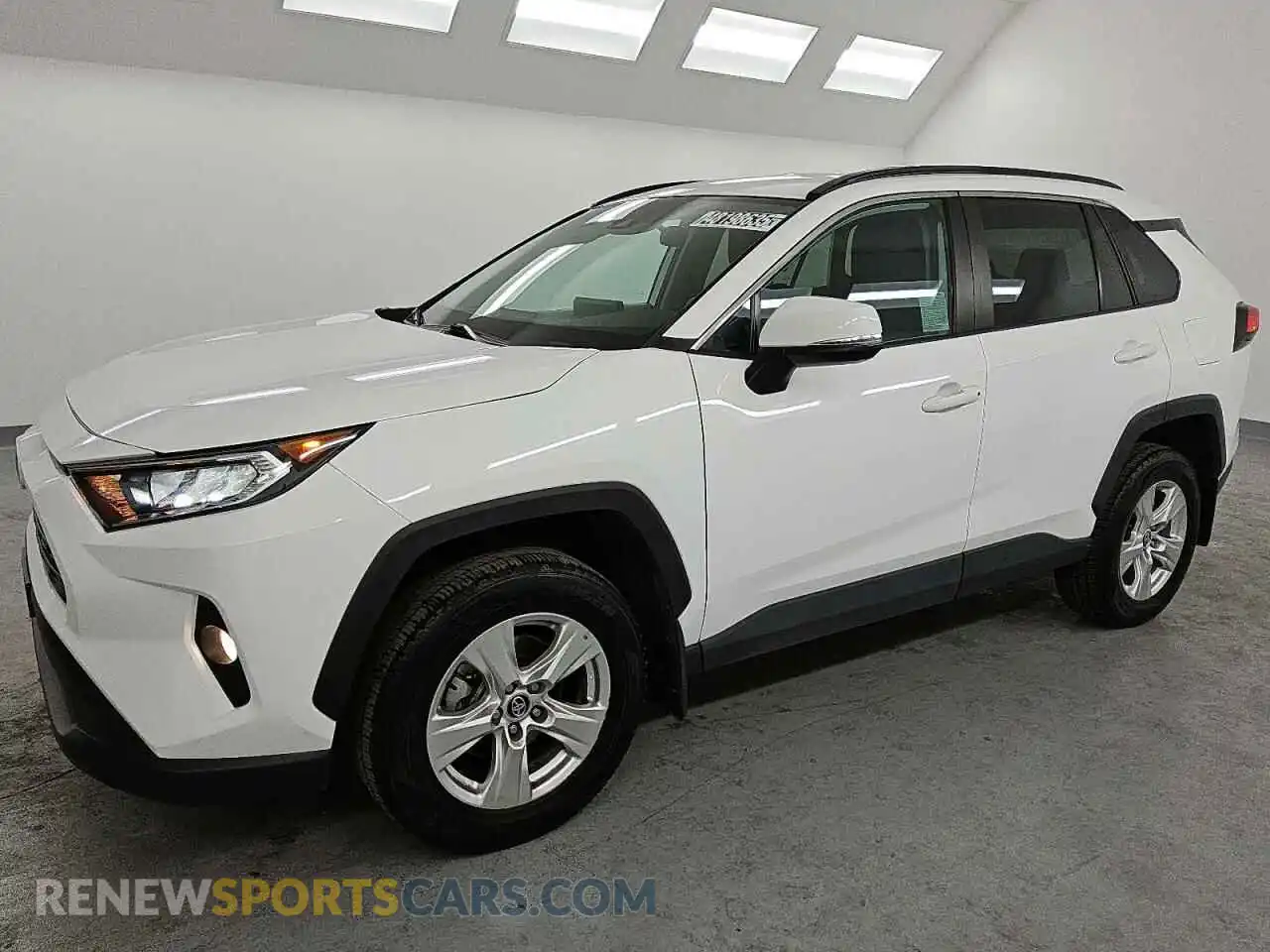 1 Photograph of a damaged car 2T3W1RFV6MC101304 TOYOTA RAV4 2021