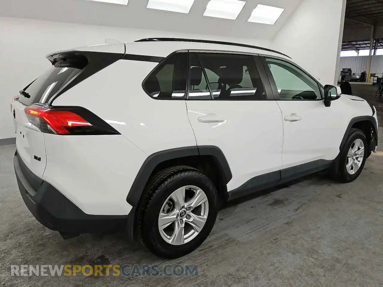 3 Photograph of a damaged car 2T3W1RFV6MC101304 TOYOTA RAV4 2021