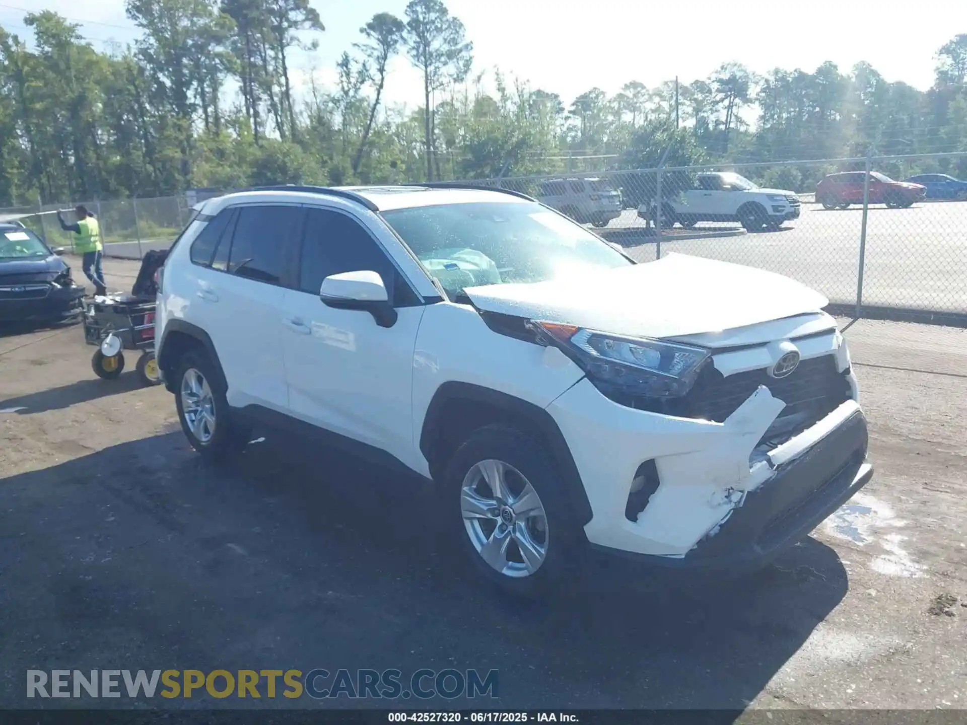 1 Photograph of a damaged car 2T3W1RFV6MC167531 TOYOTA RAV4 2021