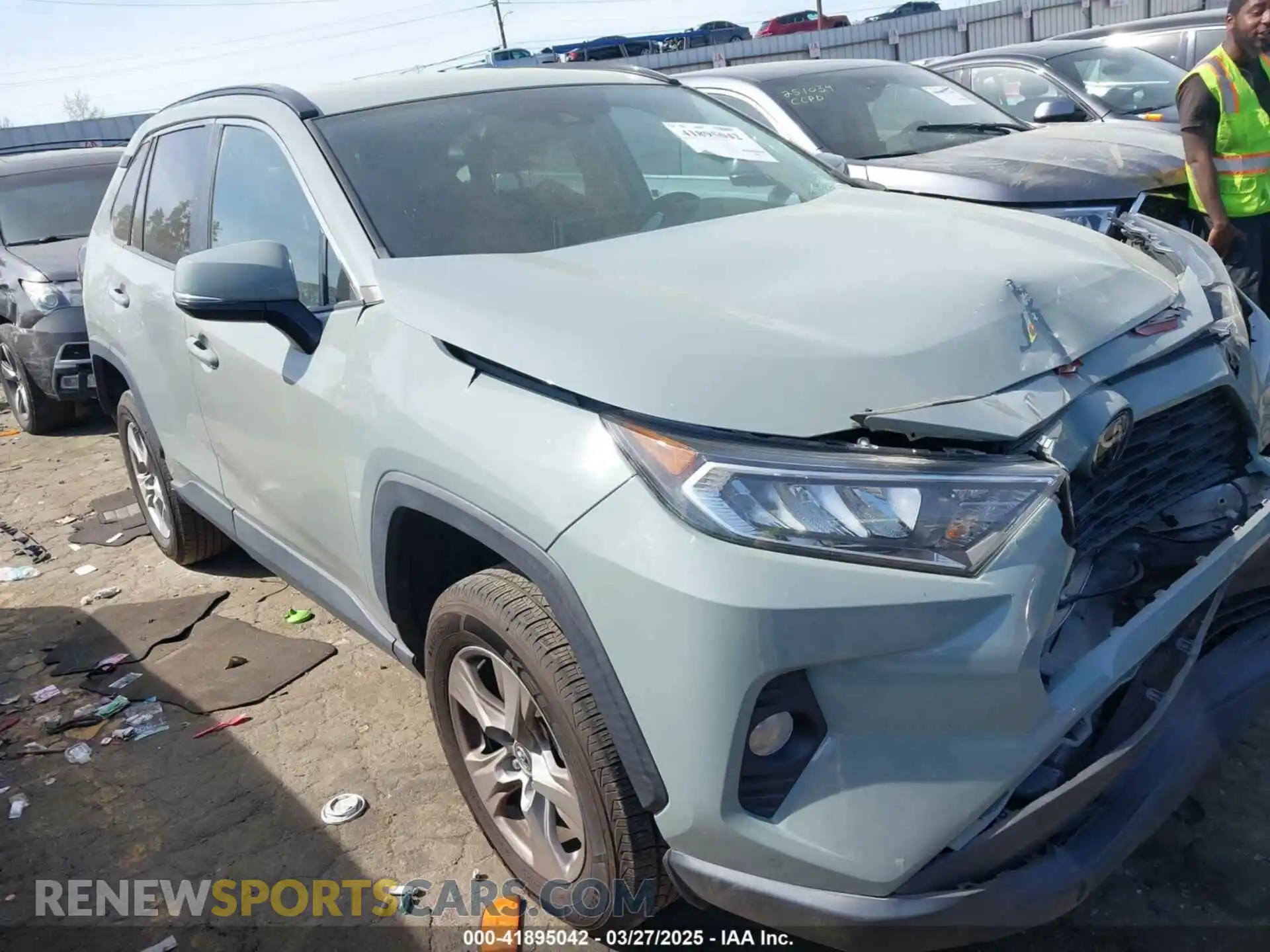 1 Photograph of a damaged car 2T3W1RFV6MW112592 TOYOTA RAV4 2021
