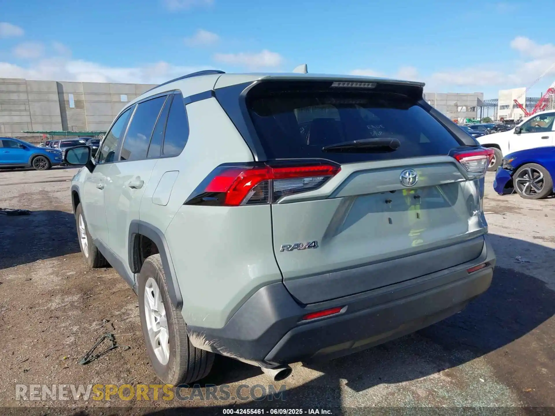 3 Photograph of a damaged car 2T3W1RFV6MW163395 TOYOTA RAV4 2021