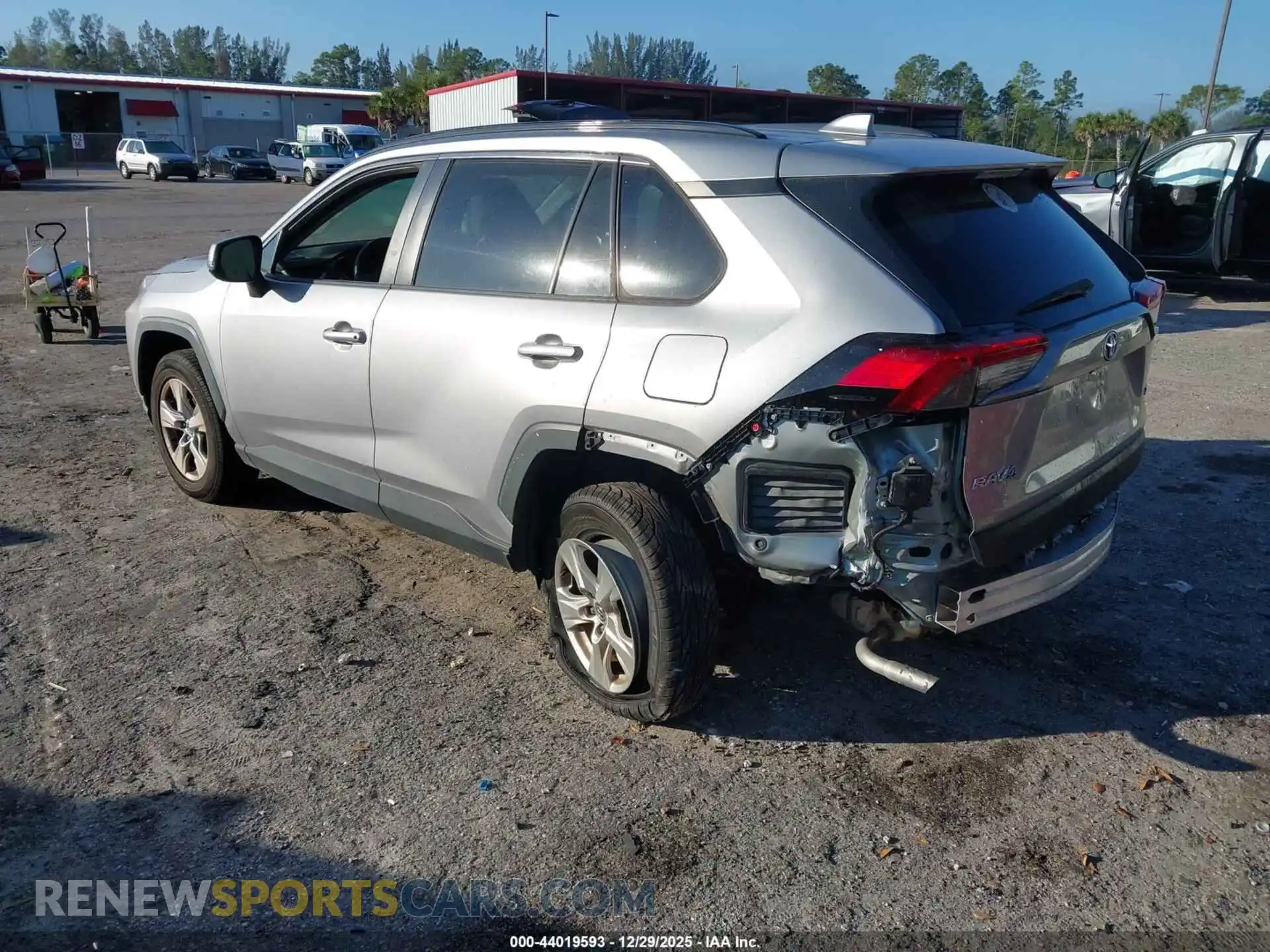 3 Photograph of a damaged car 2T3W1RFV7MC094587 TOYOTA RAV4 2021