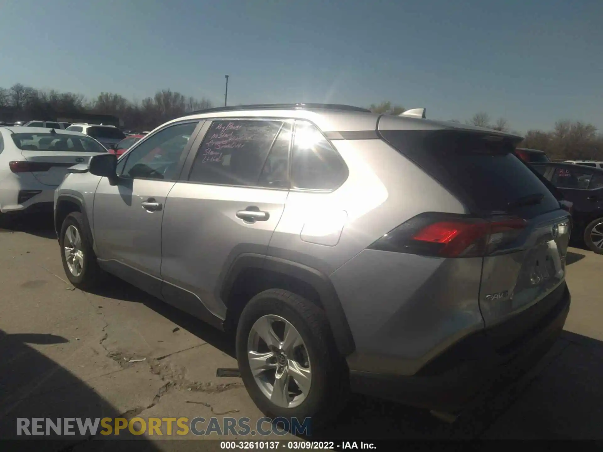 3 Photograph of a damaged car 2T3W1RFV7MC132495 TOYOTA RAV4 2021