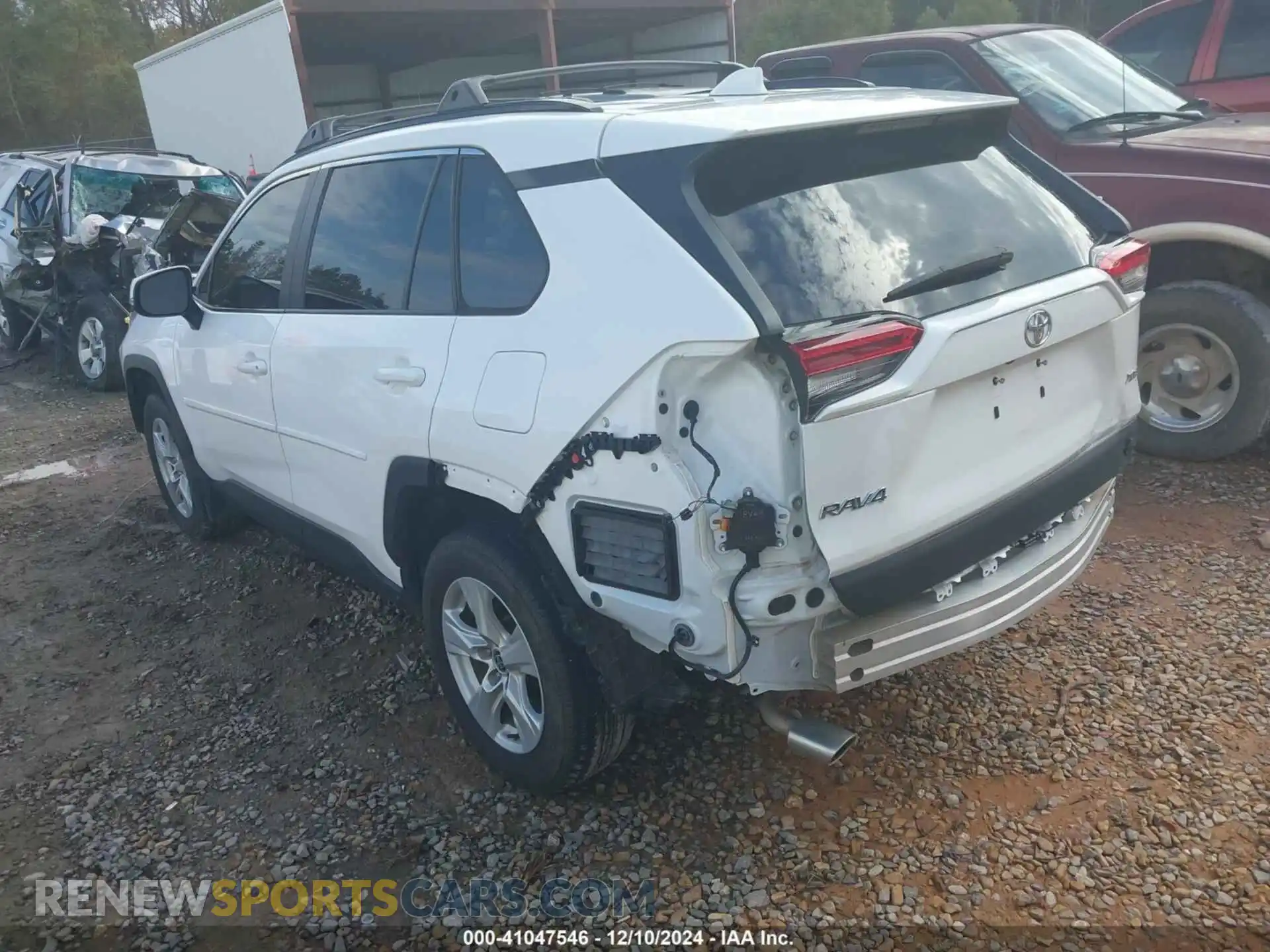 3 Photograph of a damaged car 2T3W1RFV7MC161608 TOYOTA RAV4 2021