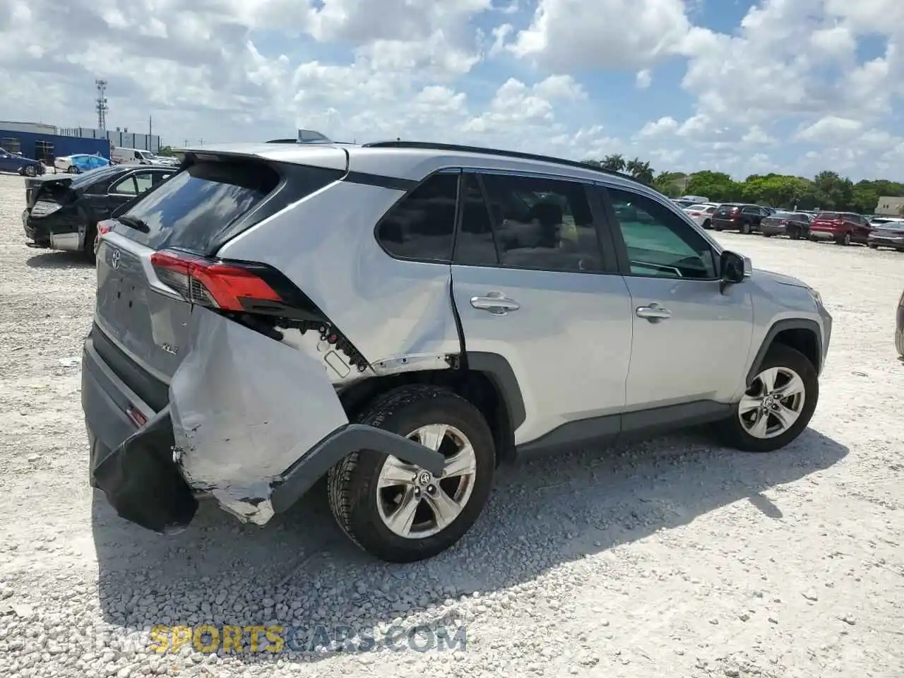 3 Photograph of a damaged car 2T3W1RFV7MC163732 TOYOTA RAV4 2021