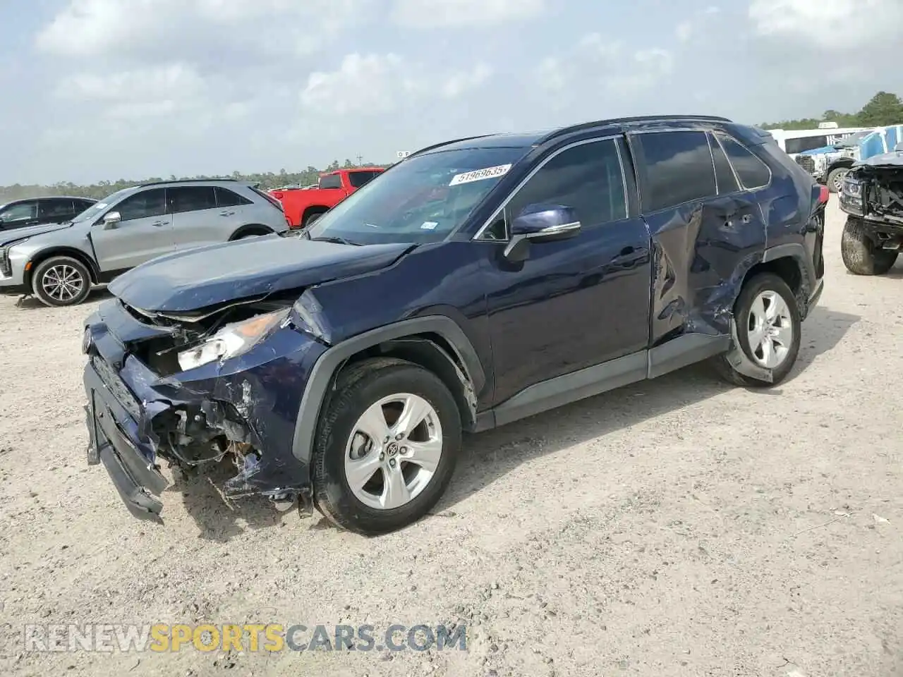 1 Photograph of a damaged car 2T3W1RFV7MW133029 TOYOTA RAV4 2021