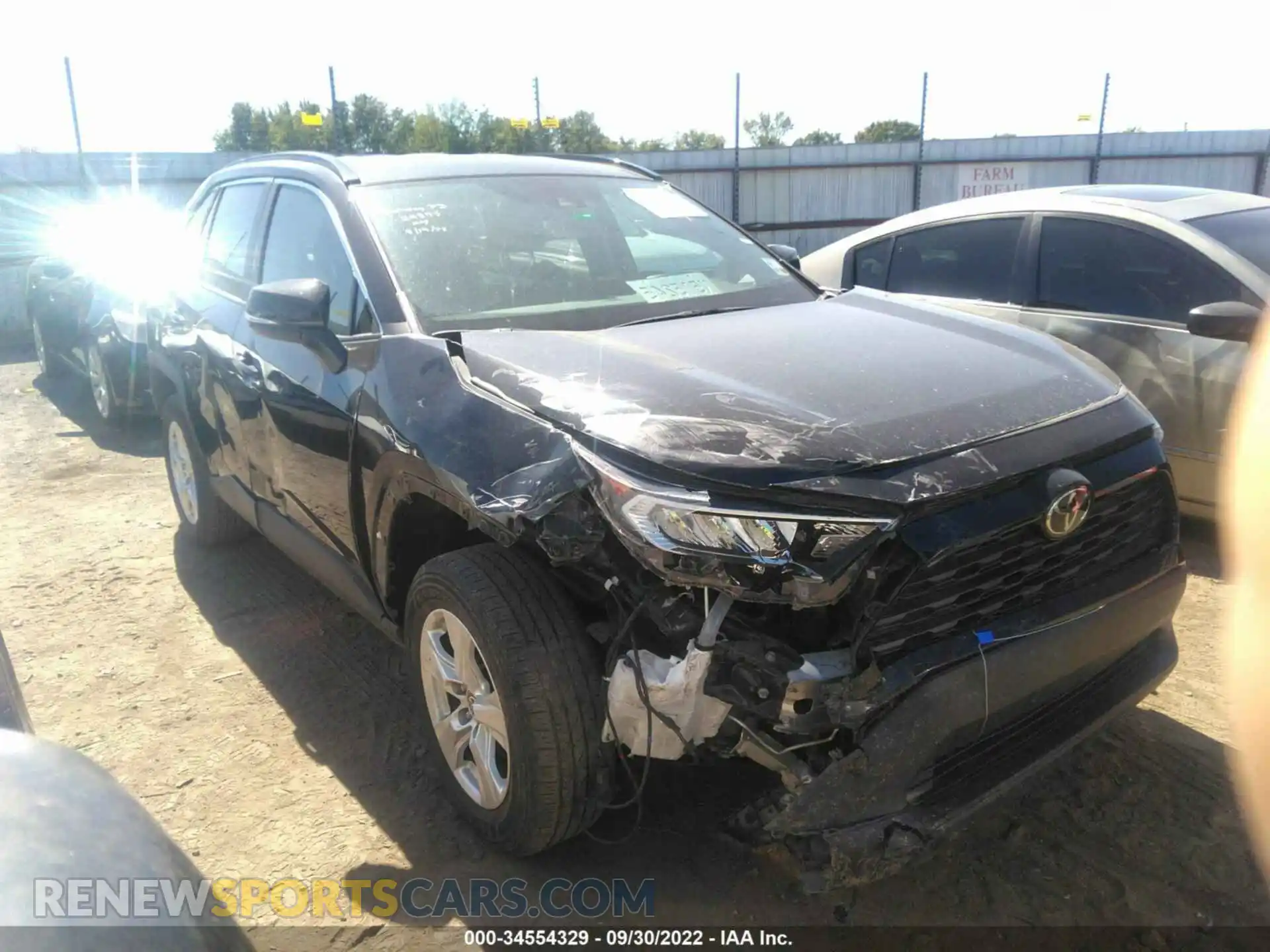 1 Photograph of a damaged car 2T3W1RFV7MW137467 TOYOTA RAV4 2021