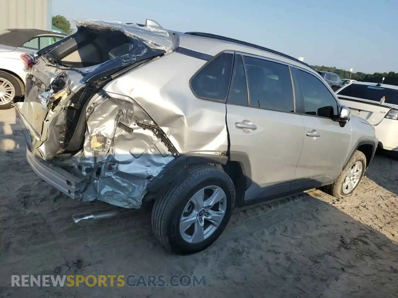3 Photograph of a damaged car 2T3W1RFV7MW144130 TOYOTA RAV4 2021