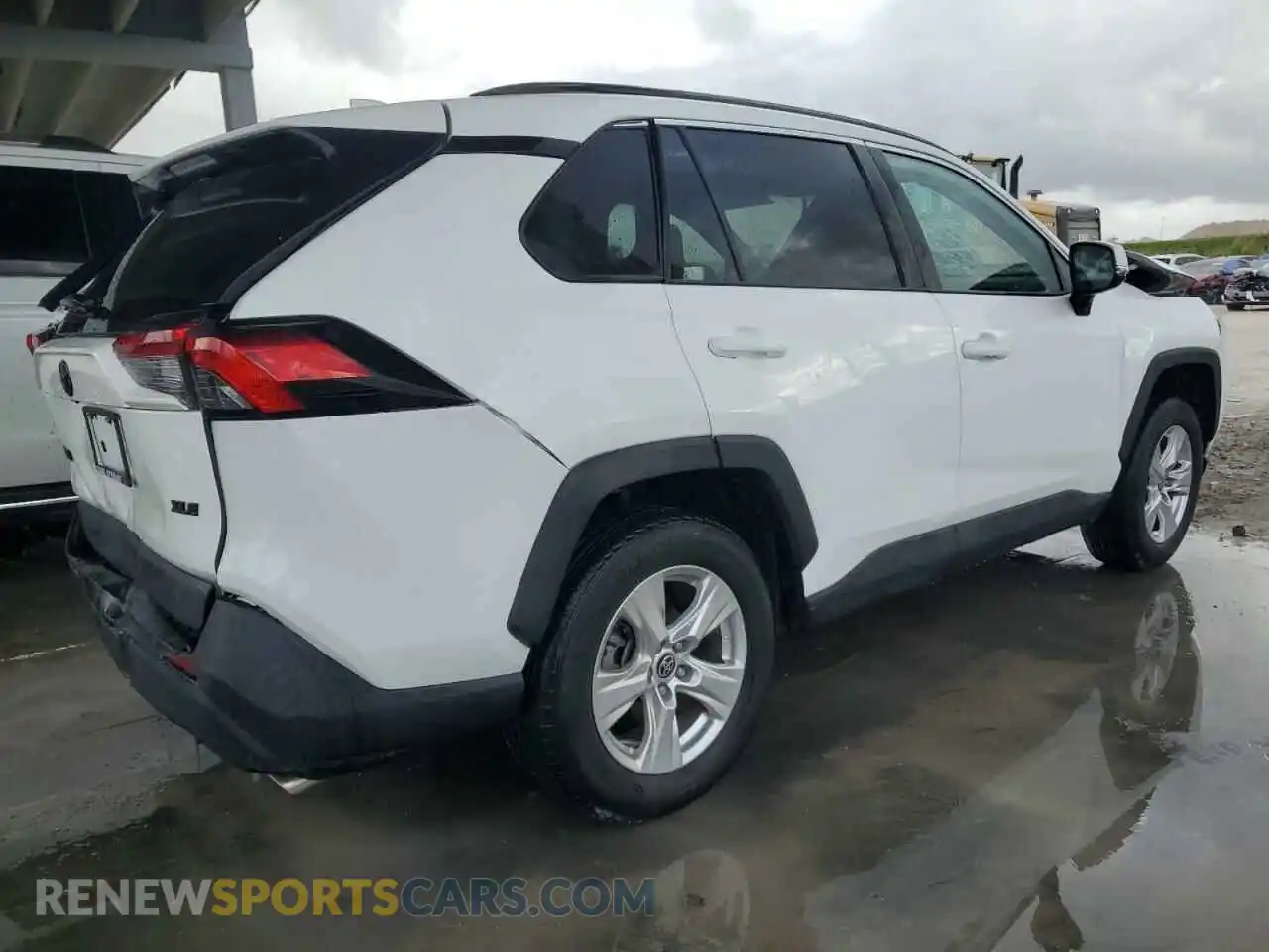 3 Photograph of a damaged car 2T3W1RFV7MW163275 TOYOTA RAV4 2021
