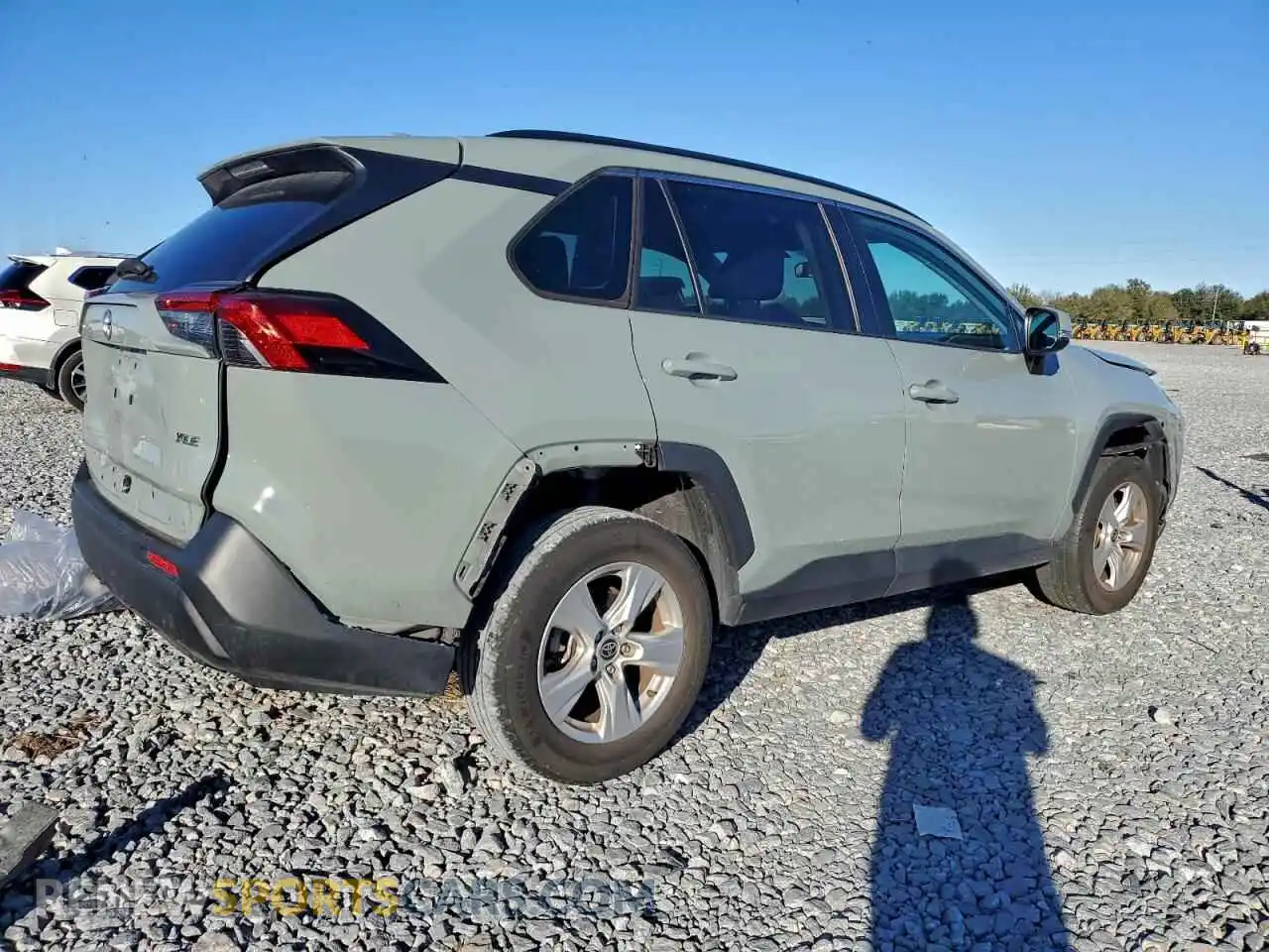 3 Photograph of a damaged car 2T3W1RFV7MW163468 TOYOTA RAV4 2021