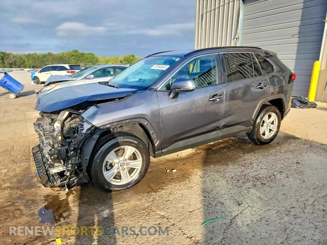 1 Photograph of a damaged car 2T3W1RFV8MC101630 TOYOTA RAV4 2021