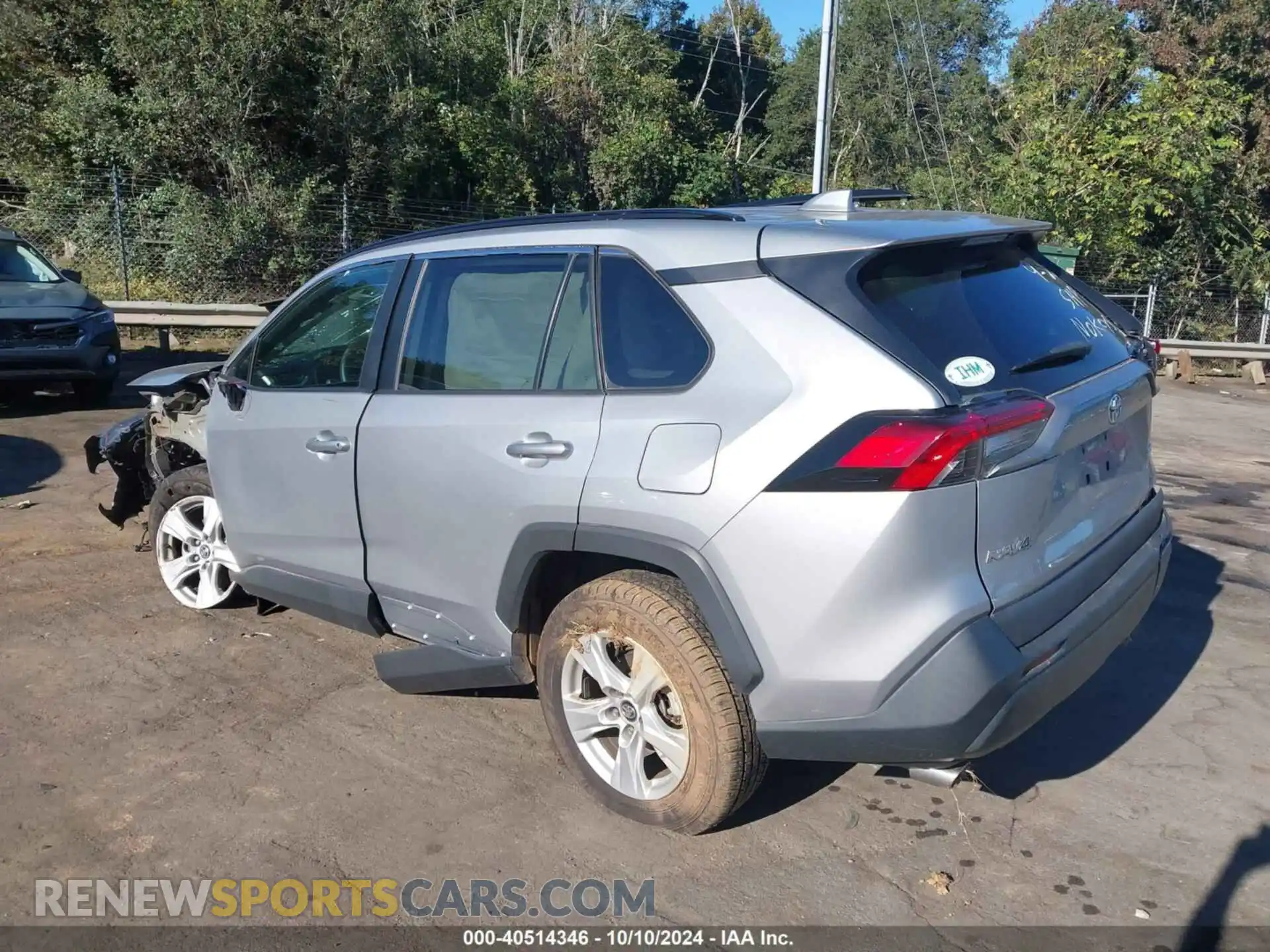 3 Photograph of a damaged car 2T3W1RFV8MW112626 TOYOTA RAV4 2021