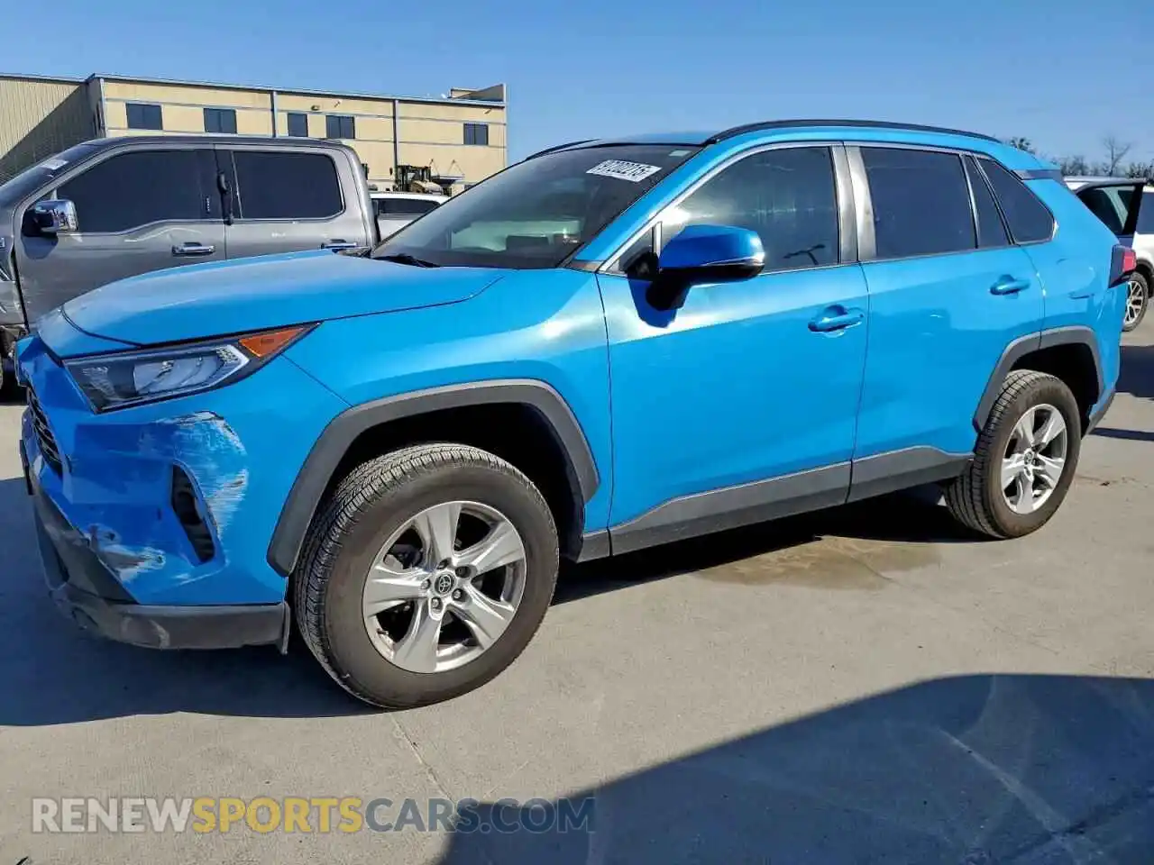 1 Photograph of a damaged car 2T3W1RFV8MW132892 TOYOTA RAV4 2021