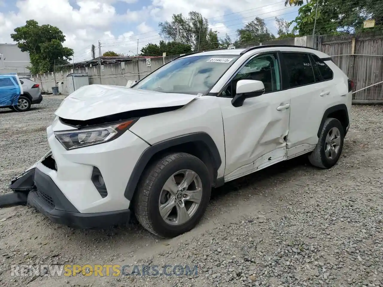 1 Photograph of a damaged car 2T3W1RFV8MW160367 TOYOTA RAV4 2021