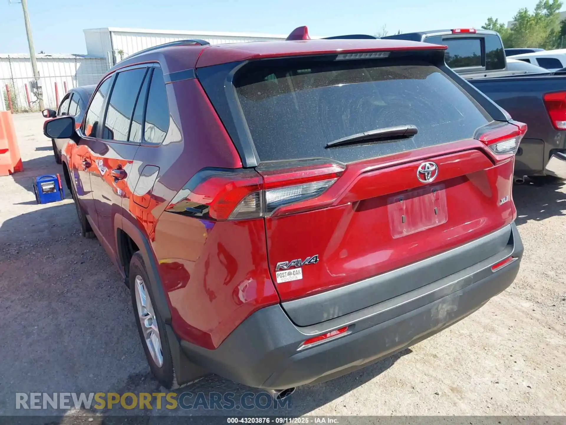 3 Photograph of a damaged car 2T3W1RFV8MW168338 TOYOTA RAV4 2021