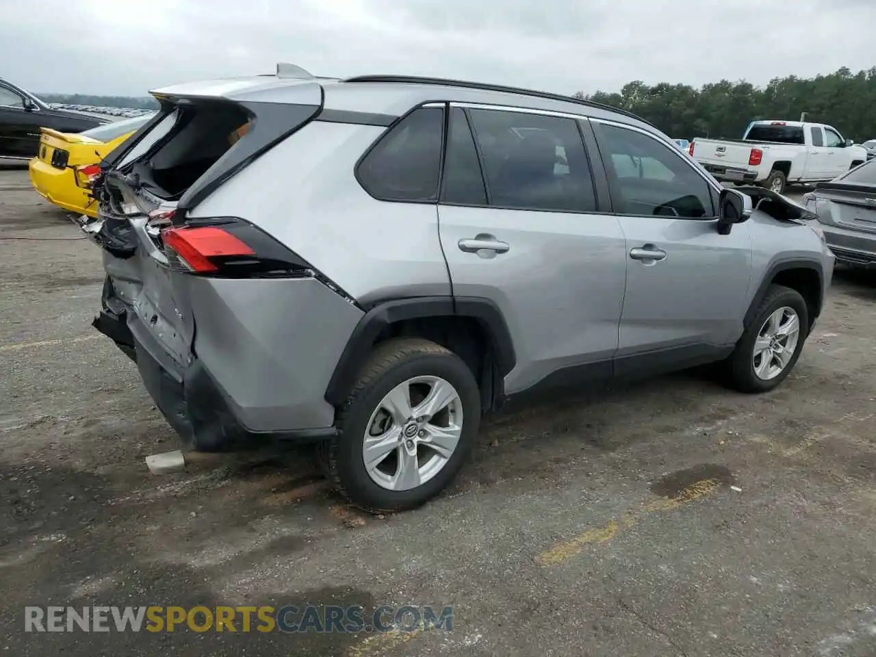 3 Photograph of a damaged car 2T3W1RFV9MC088063 TOYOTA RAV4 2021